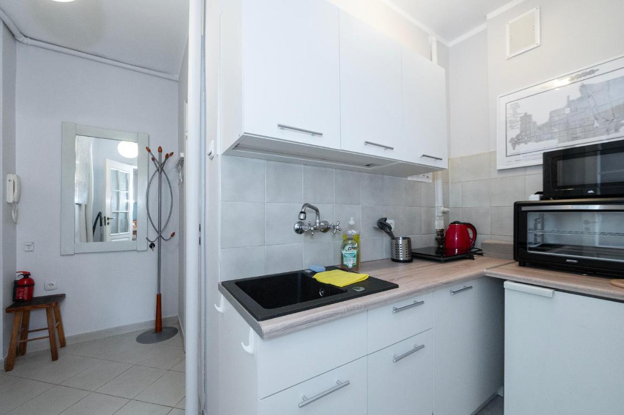 In Centre Free Parking Apartment